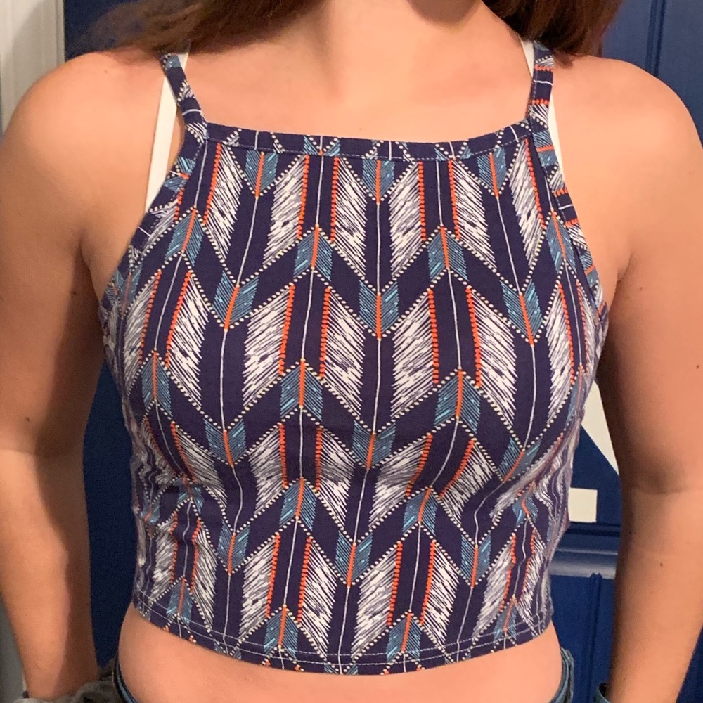 Crop top - Picture 2 of 3